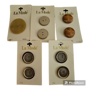 VTG LA MODE Tan and Brown Acrylic Coat and Jacket Buttons